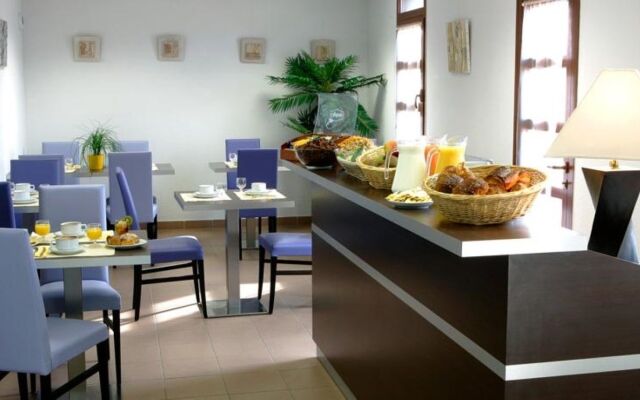 Adonis Carcassonne Résidence la Barbacane