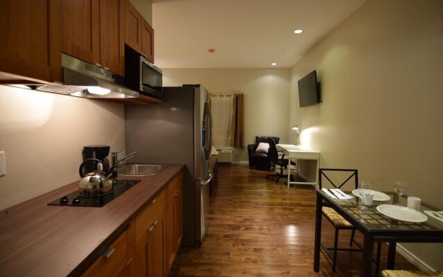 The Lion Inn & Suites