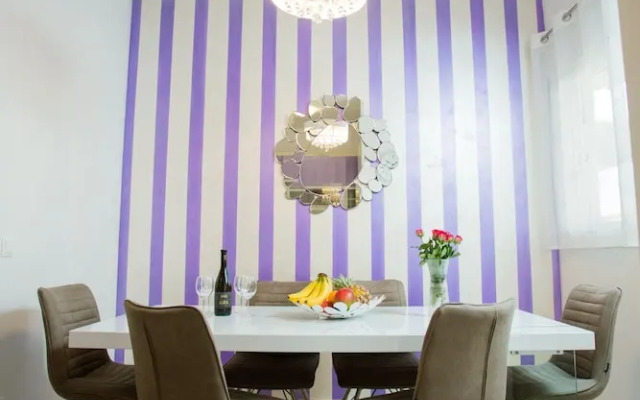 Lovely 4 Star 3-bed Apartment in Podstrana