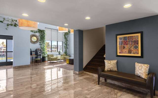 Days Inn & Suites by Wyndham Tucson/Marana