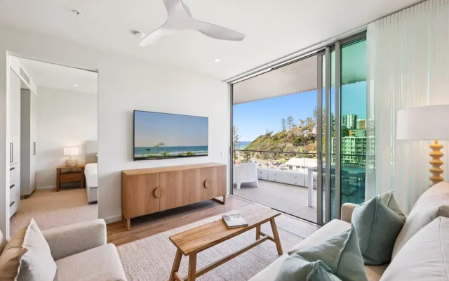 Beachfront 1-bed Flat With Pool & Gym Access