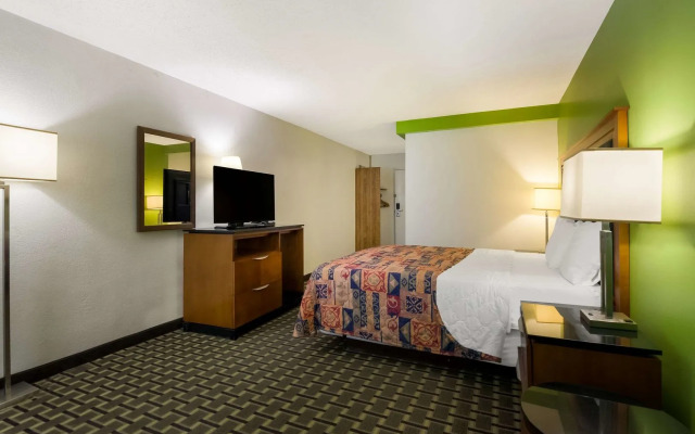 Spark by Hilton Roanoke Airport