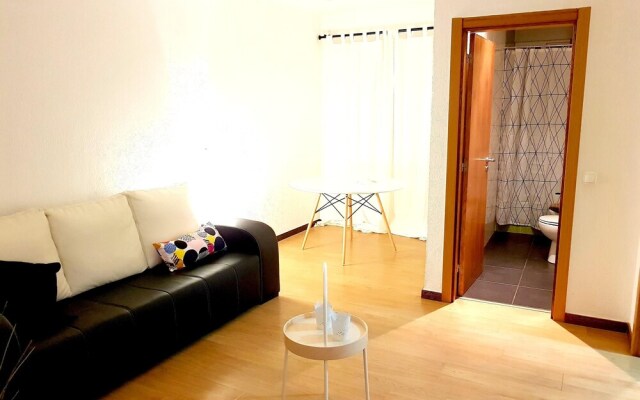 Apartment With 2 Bedrooms in Almada, With Furnished Terrace and Wifi -