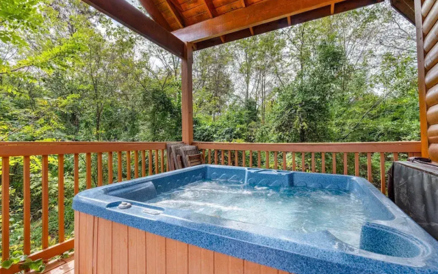 Heavenly View 2 Bedroom Cabin by RedAwning