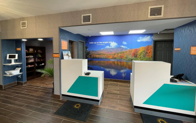 La Quinta Inn & Suites by Wyndham Fayetteville I-95