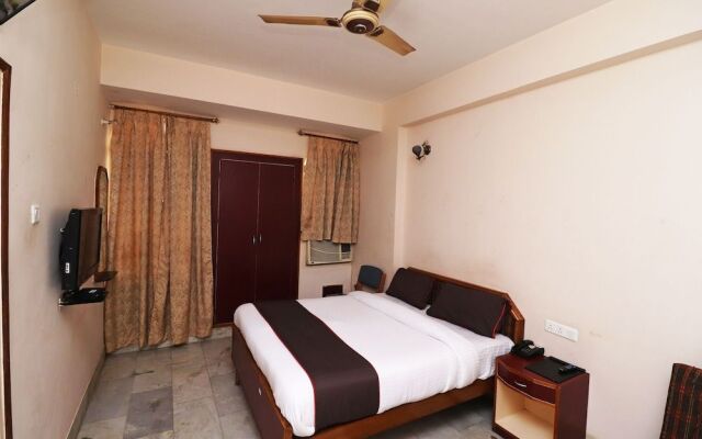 Collection O 36951 The Ambassador Hotel