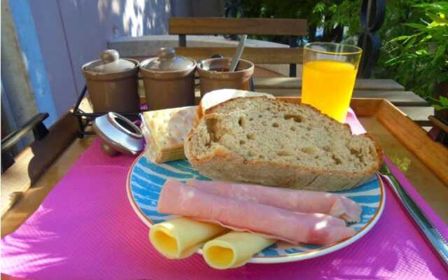 ALFAMA 3B - Balby's Bed&Breakfast