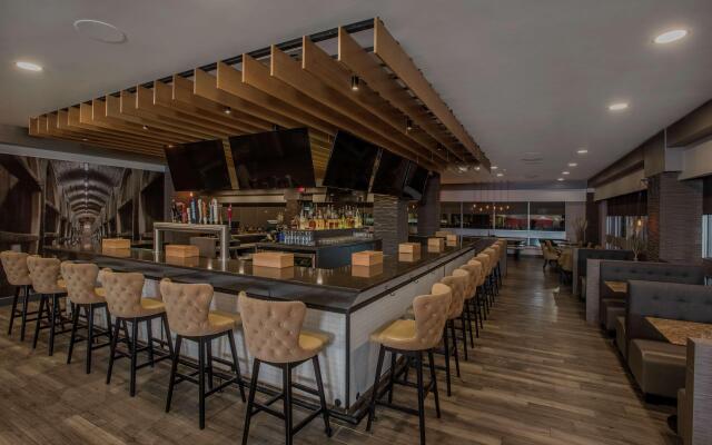 Hilton Winnipeg Airport Suites