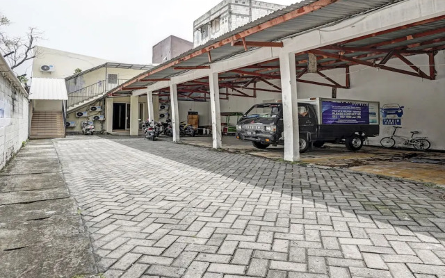 OYO 91035 De Ritz Residence