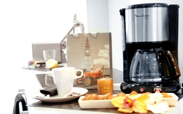 Victoria City Center 1 Downtown Luxury Duplex