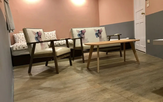 Free & Slow - Hostel