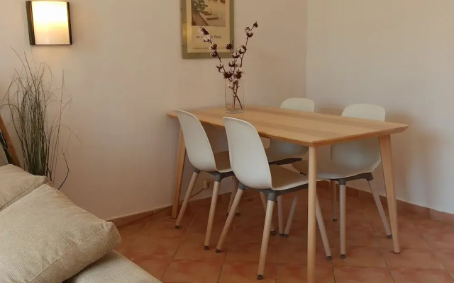Burgit in Santa y With 2 Bedrooms and 1 Bathrooms
