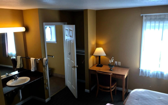 Chardonnay Lodge