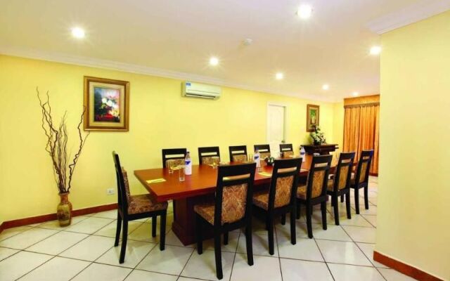 Emarald Hotel Cochin