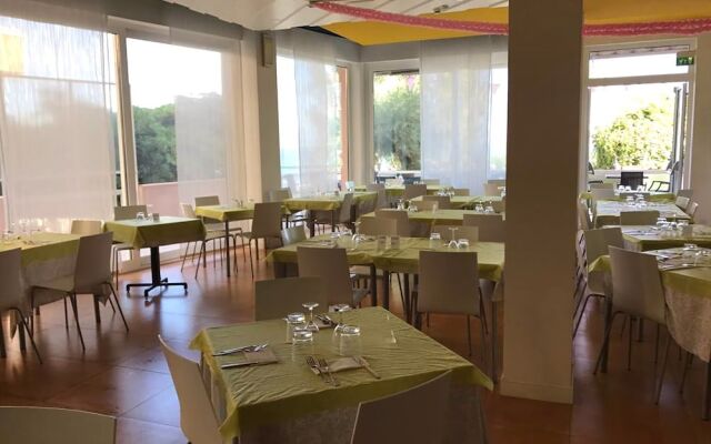 Club Hotel