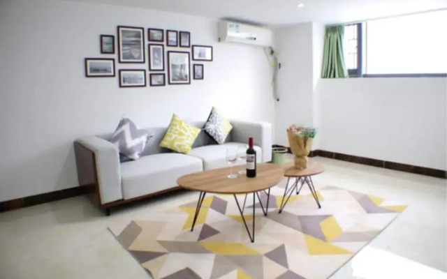 Wanlong Apartment Xiangxue Branch