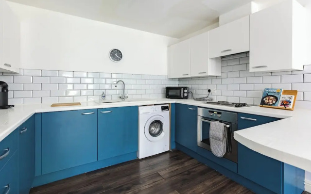West Hull 2 bed apartment with Parking