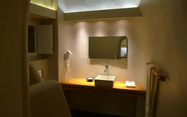 Altana Cliffside Villas