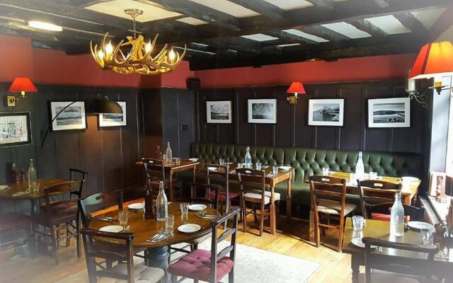 The Queen's Head Inn and Restaurant