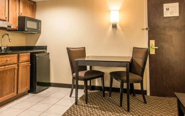 Comfort Inn & Suites
