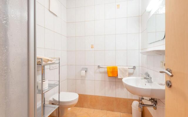 Wooden Apartment in Hainzenberg near Ski Bus