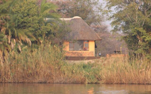 Ndhovu Safari Lodge - Campground