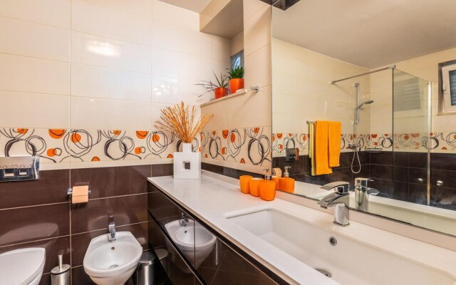 Awesome Home in Jurandvor With 3 Bedrooms, Wifi and Outdoor Swimming Pool