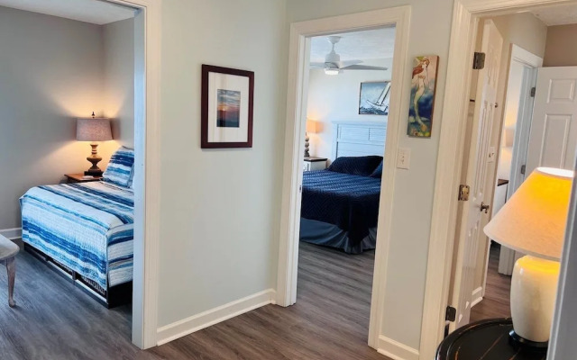 Sunny Times 4 Bedroom Home by RedAwning