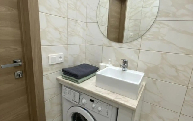 Желтый Нарцисс на улице Уральская