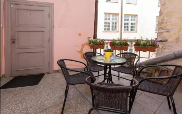 Town Hall Square Apartments - Old Town