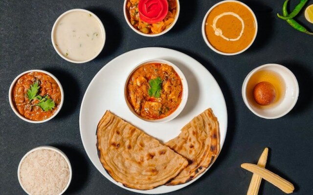 OYO 8178 Hotel Saket