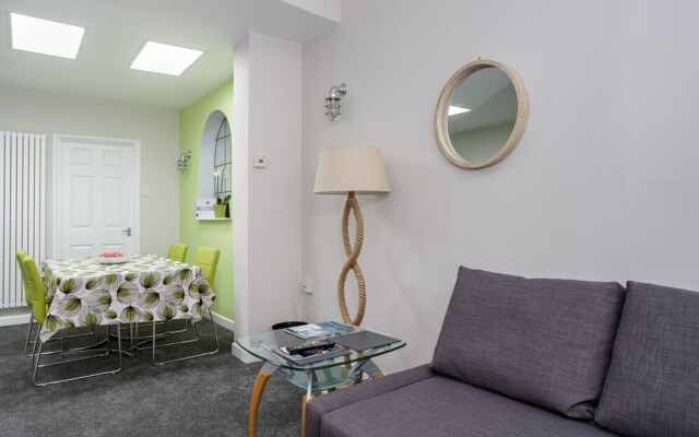 Upper Strand Apartment
