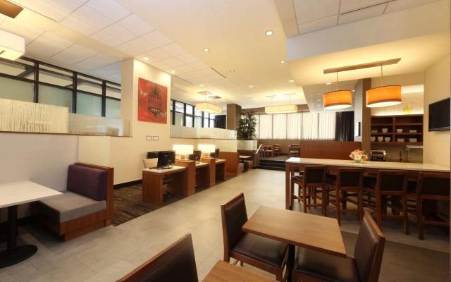 Hyatt Place Flushing/LaGuardia Airport