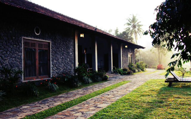 Serendip Stone Hotel and Bungalow