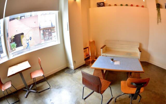 almond hostel & cafe Shibuya