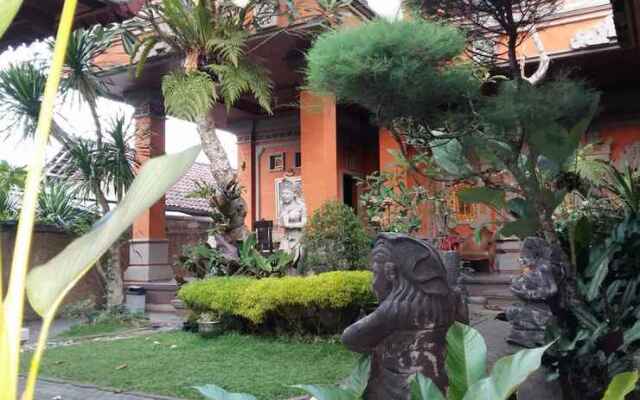 Desak Putu Putra Homestay