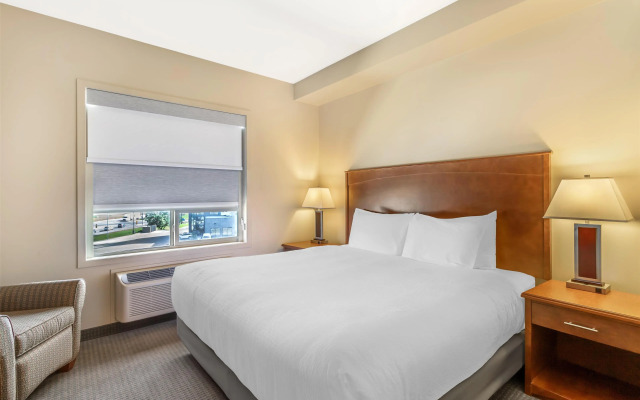 Best Western Plus Service Inn & Suites