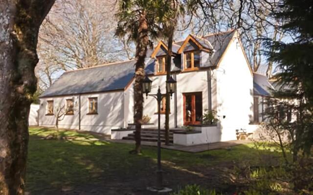 Little Red Rooster Rest and Spa