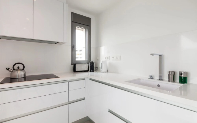 5 Star 3 Bedroom Apartment White Angel