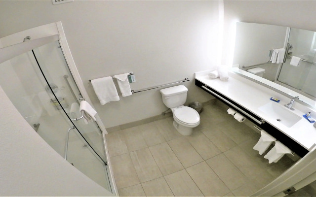 Holiday Inn Express & Suites Hood River by IHG