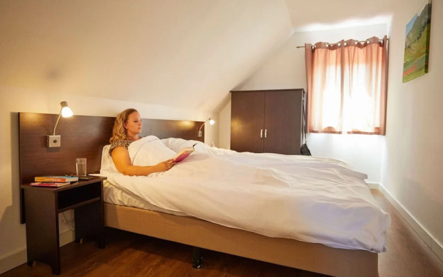 Nice Villa With Sauna and Bubble Bath in Limburg