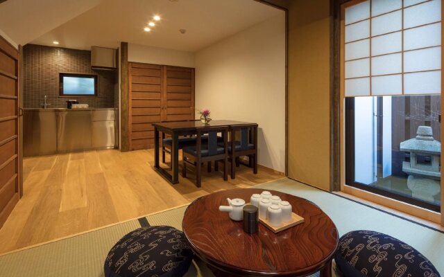 THE MACHIYA VILLA: Sanjo Shirakawa Koji