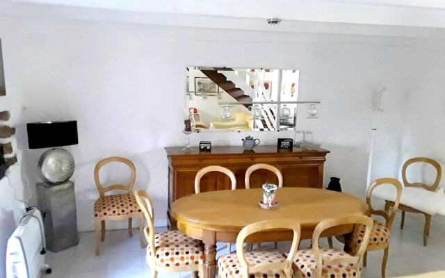 House With 2 Bedrooms in Guimaëc, With Enclosed Garden and Wifi - 500