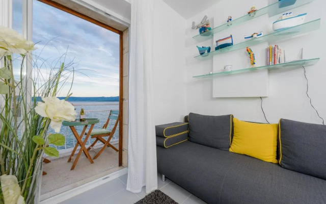 Top Location! Beach & Center Apt 4