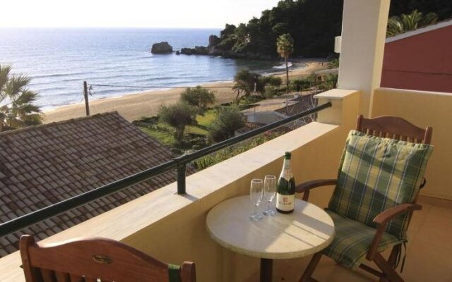 Menigos Resort House