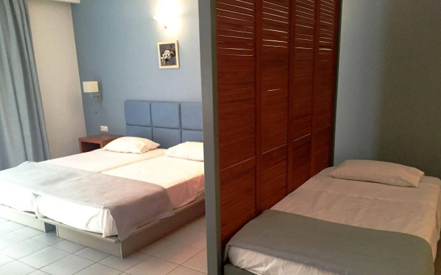 Caravel Apartment Hotel