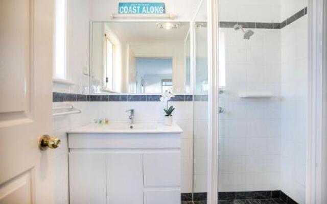 58 Seaview St - Summer Days