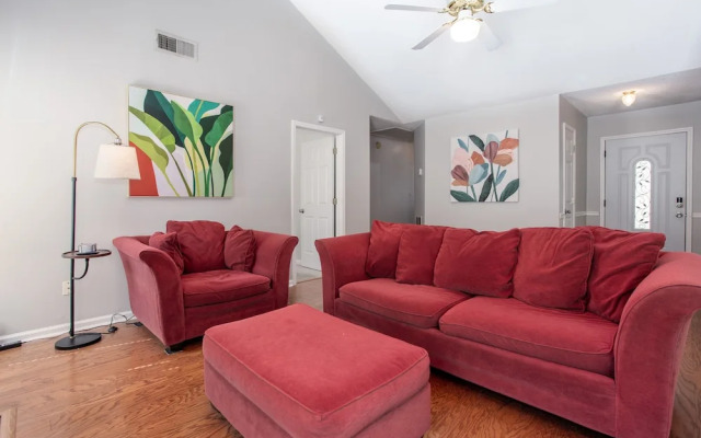 Basketball Court Cozy 3 BR in Decatur