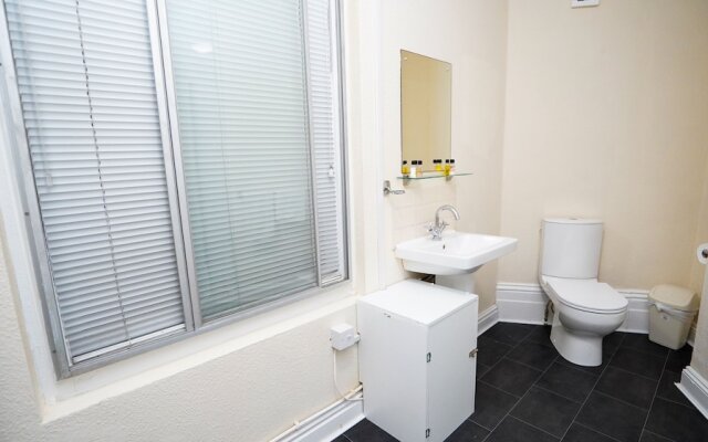 E2M Stays Lowestoft High street