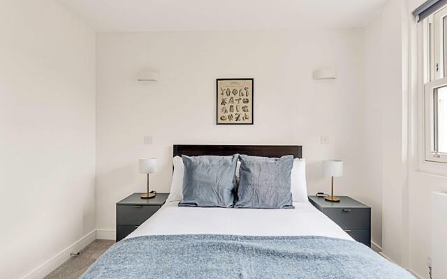Sunny 2-bed Gem in Chiswick